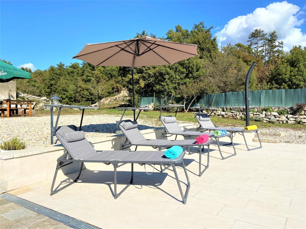 Salvia - House With Pool -
