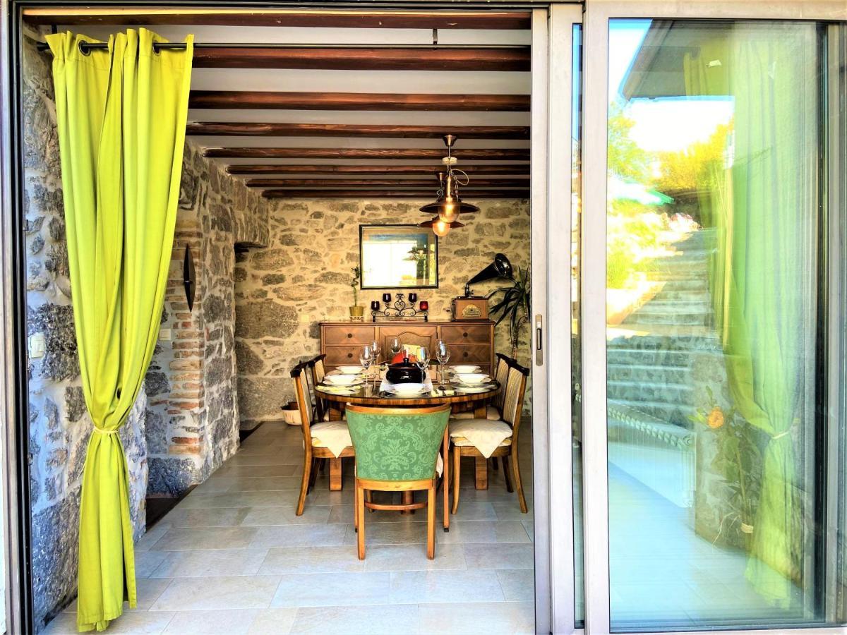 Salvia - House With Pool - Jurdani